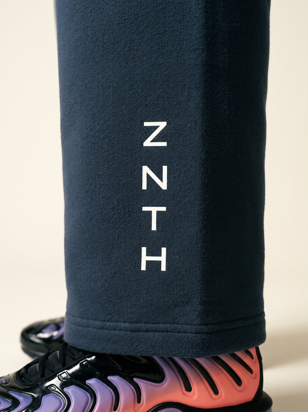NOSTOS Barrel Leg Sweatpant