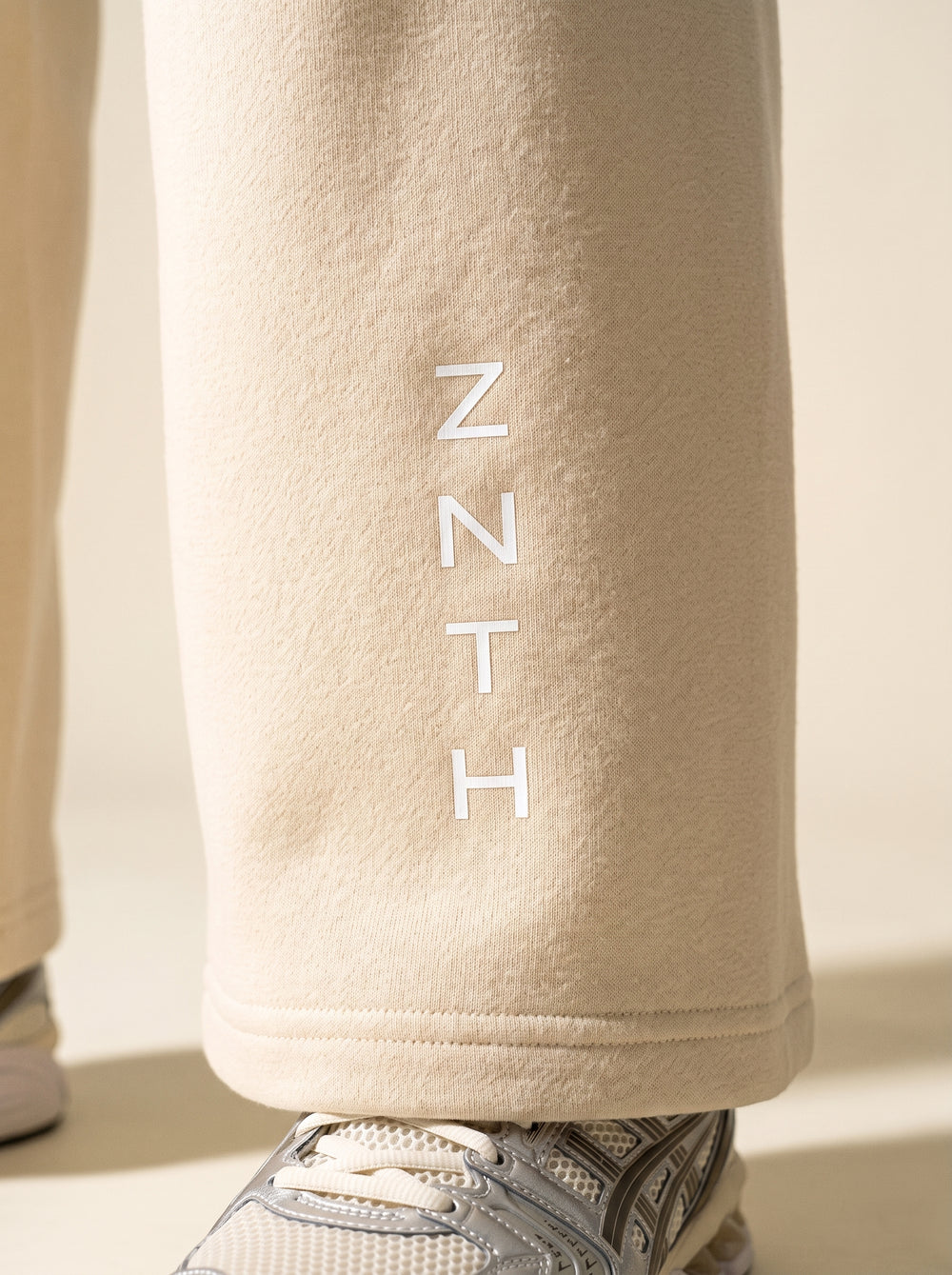 NOSTOS Barrel Leg Sweatpant