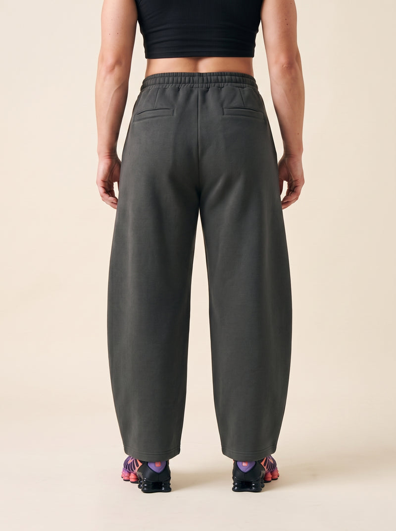 NOSTOS Barrel Leg Sweatpant