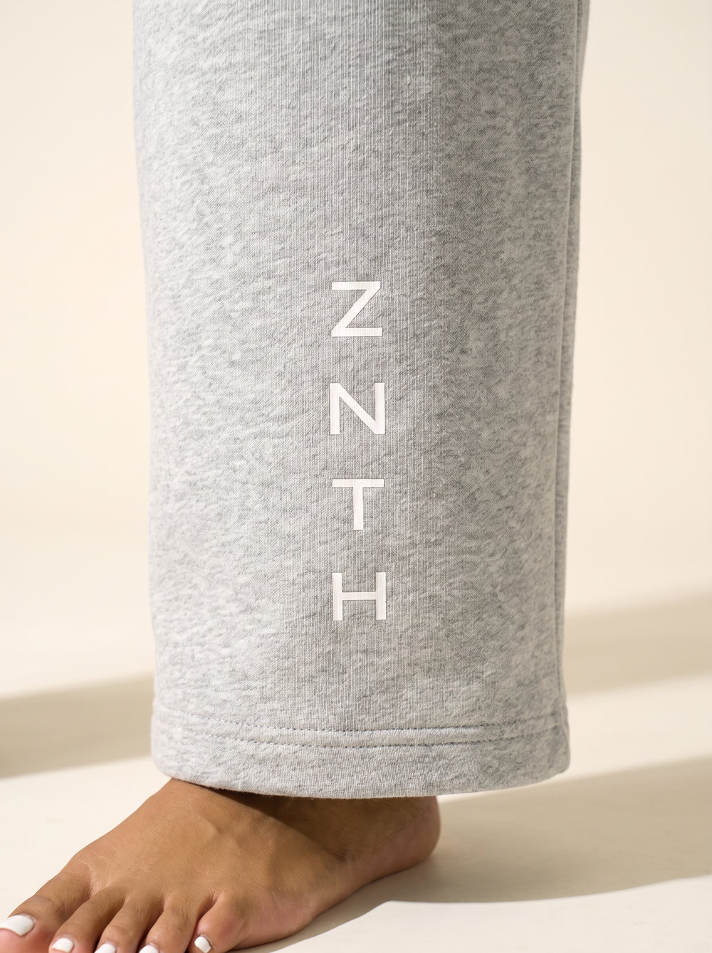 NOSTOS Barrel Leg Sweatpant
