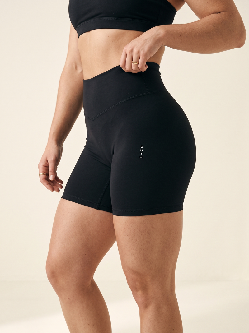 MERIDIAN Mid Rise Shorts